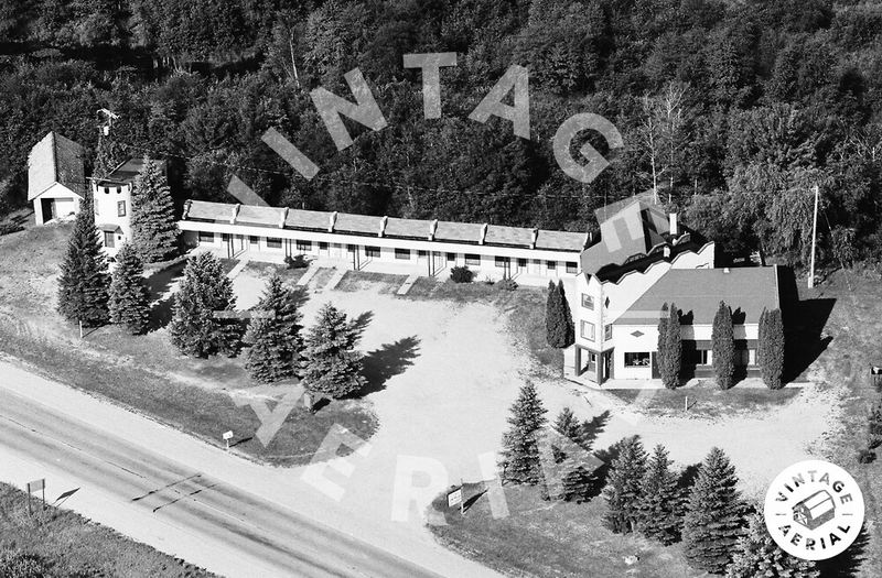 Castle One Stop Motel - 1983 Aerial Photo